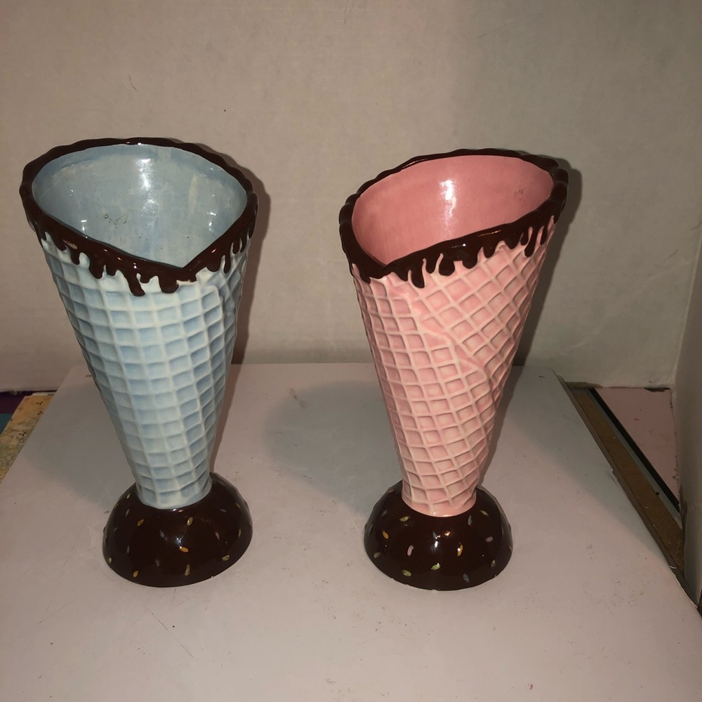 Whimsical Blue and Pink Cuisinart Waffle Cone Cups- excellent shape-7” tall used